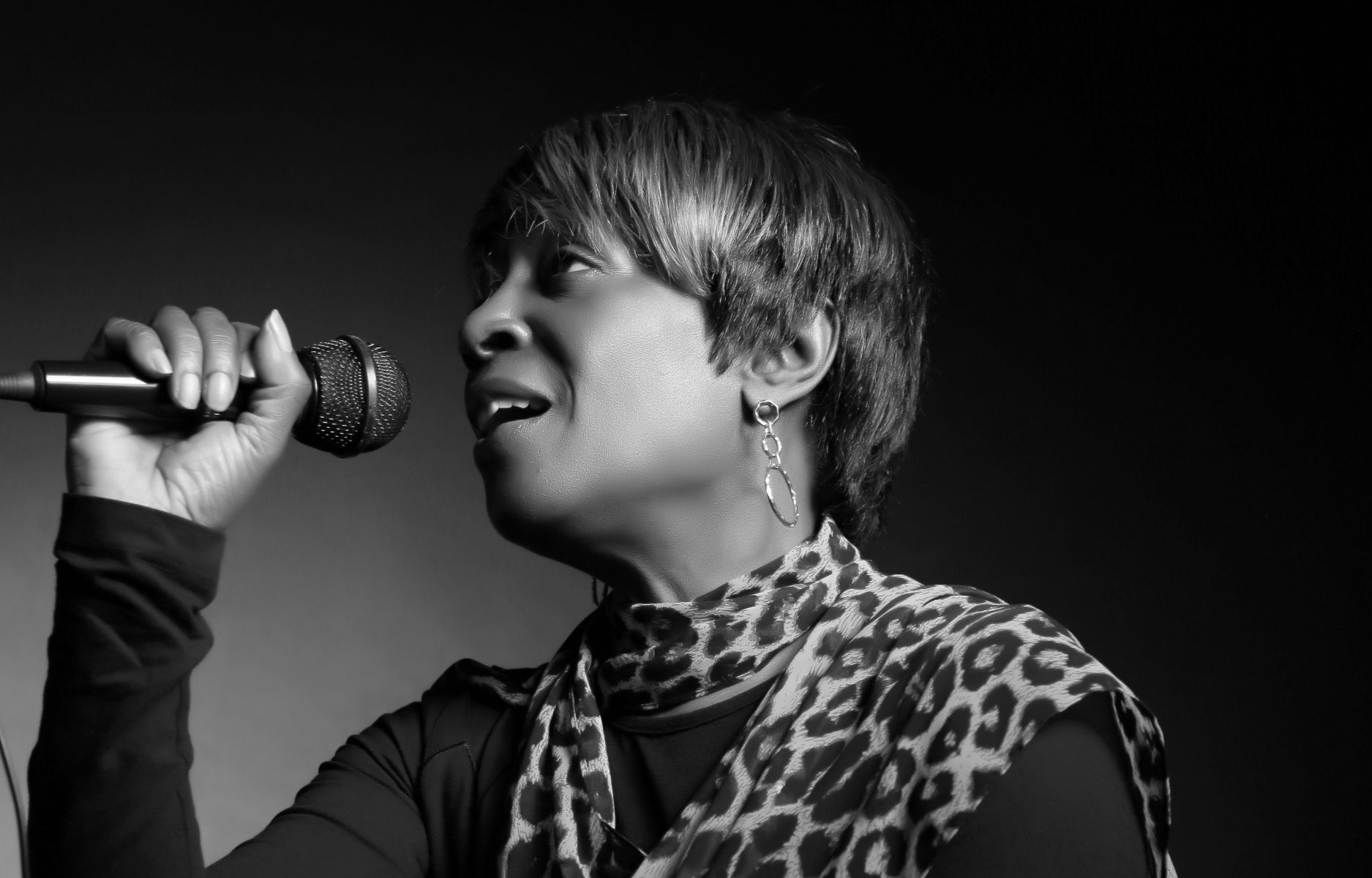Angelane Releases Heartwarming New Single “Nobody Wants To Know”