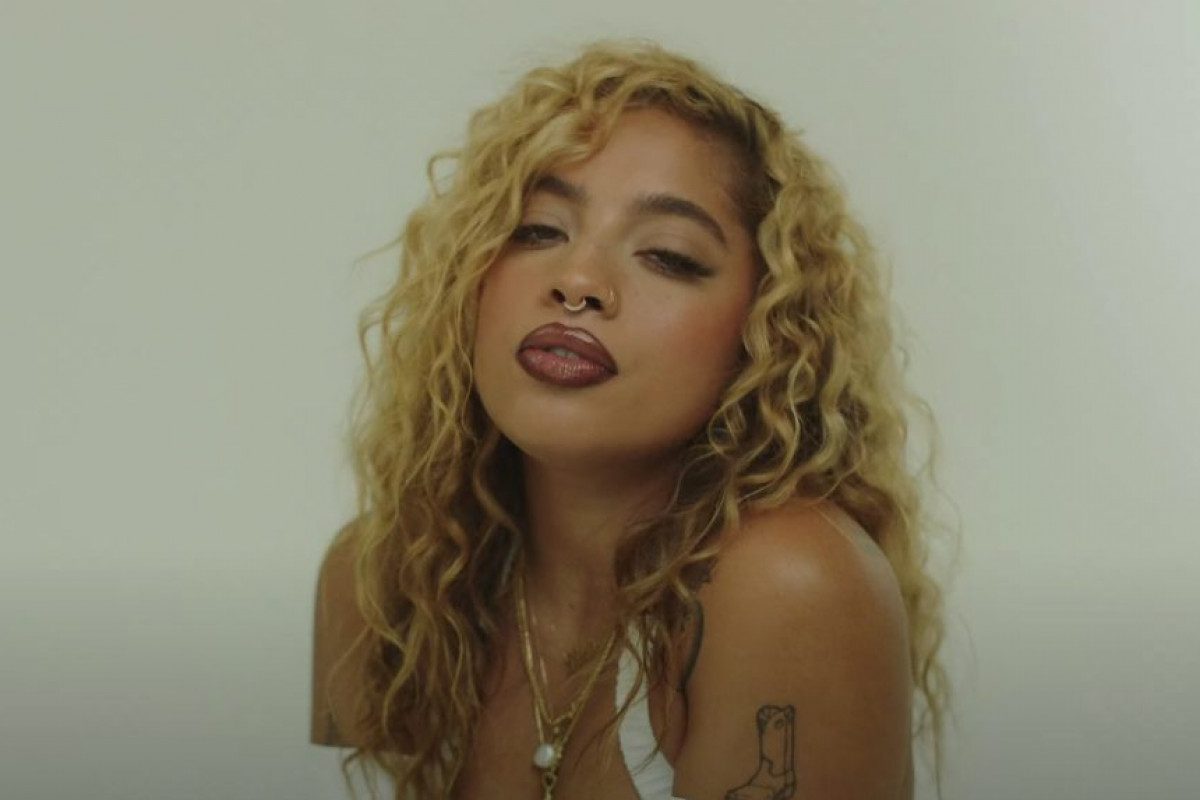 Kiana Ledé Returns With Ella Mai-Guested “Jealous” Single