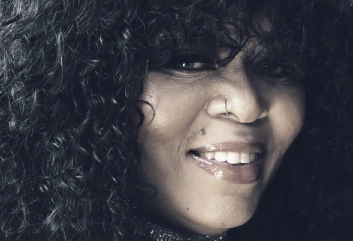 Robin S. Is Back With Her New Single “What About U” Featuring James Worthy