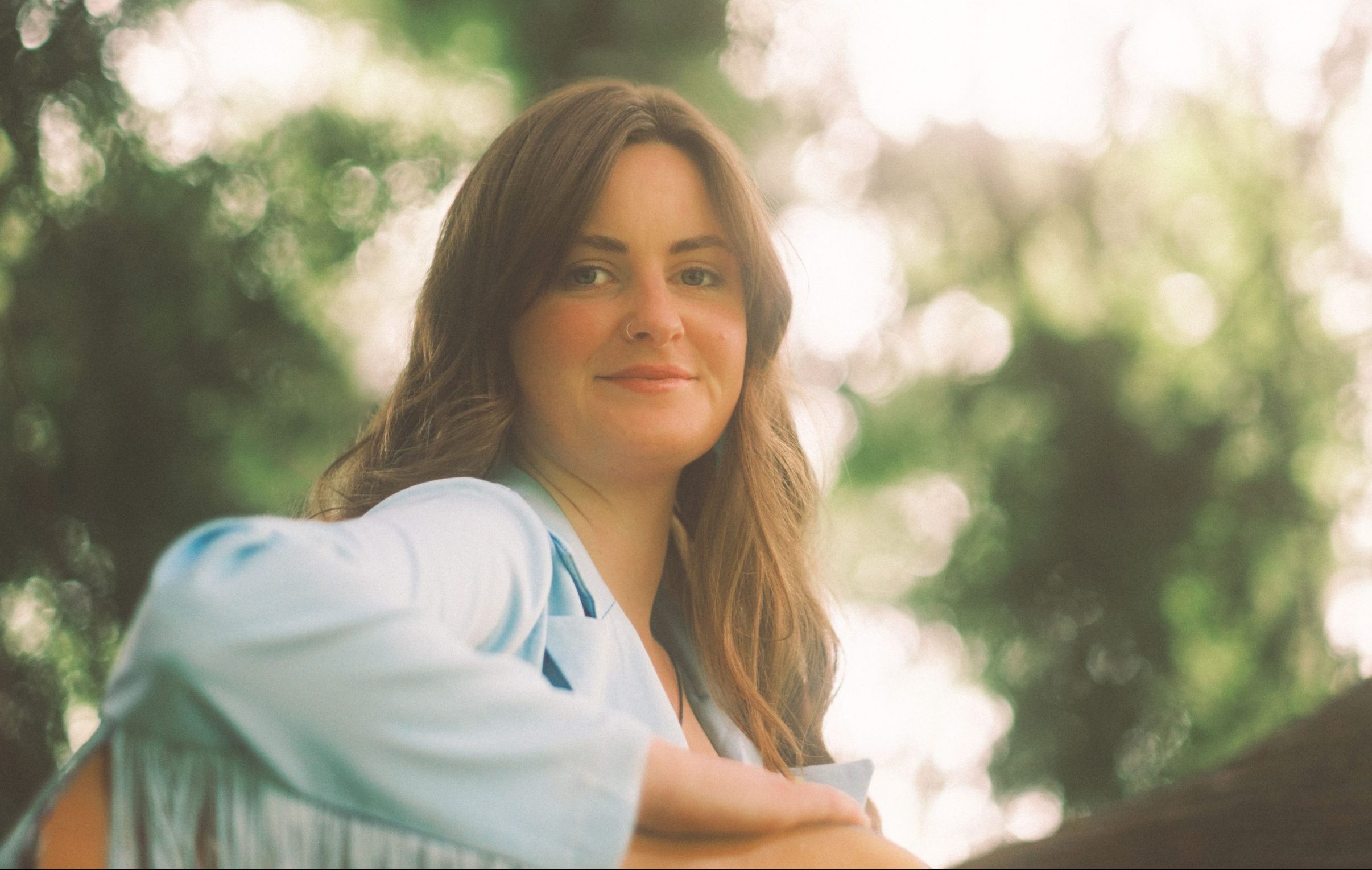 Sarah Hickey Releases Soothing New Track ‘Doesn’t Fit’