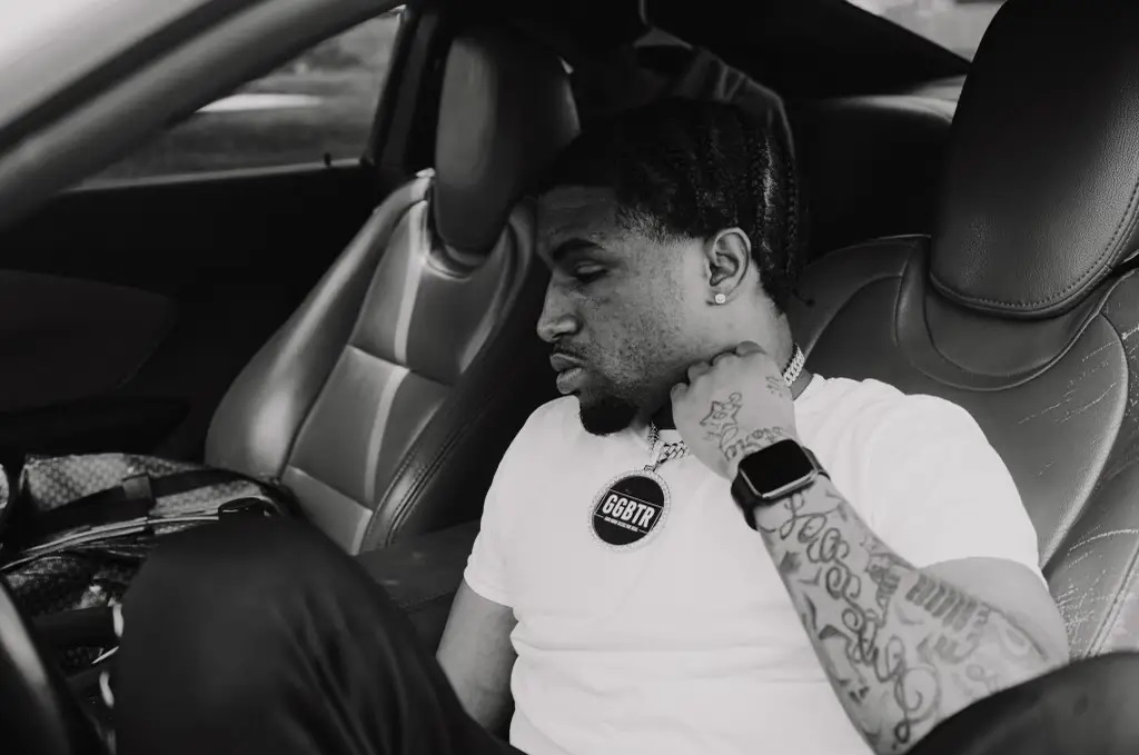 Dillyn Troy Drops New Video “Everybody”