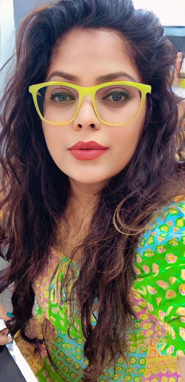 Arshi Jamil Empowers Girls’ Education and Launches Upskill Programs for Women’s Empowerment and Health