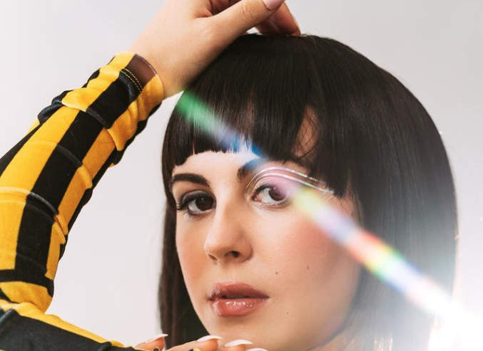 How Emma Currie’s Life Stories Influence Her Music