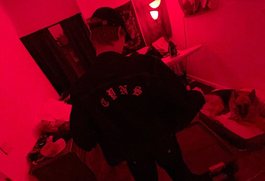 Emerging Arizona Artist CŸNS Breaks Boundaries with Emotional Single “AROUND MY NECK”