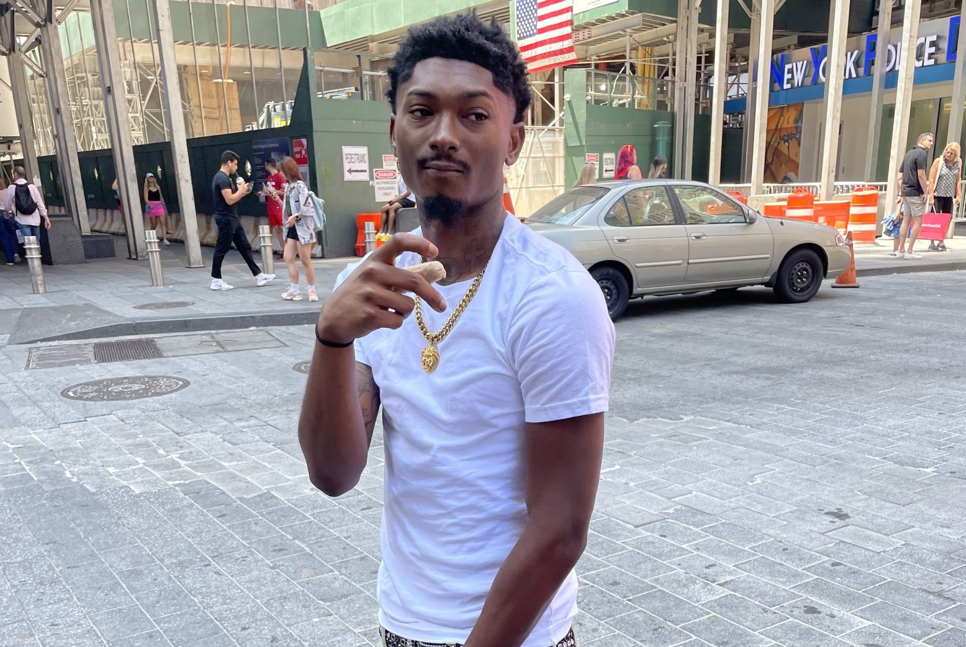 Unveiling the Musical Journey of MoneyJunkie Cam: A Distinctive Perspective from Jacksonville, FL