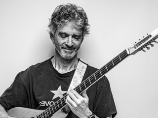 Joel Timoner: A Multilingual and Multifaceted Singer-Songwriter