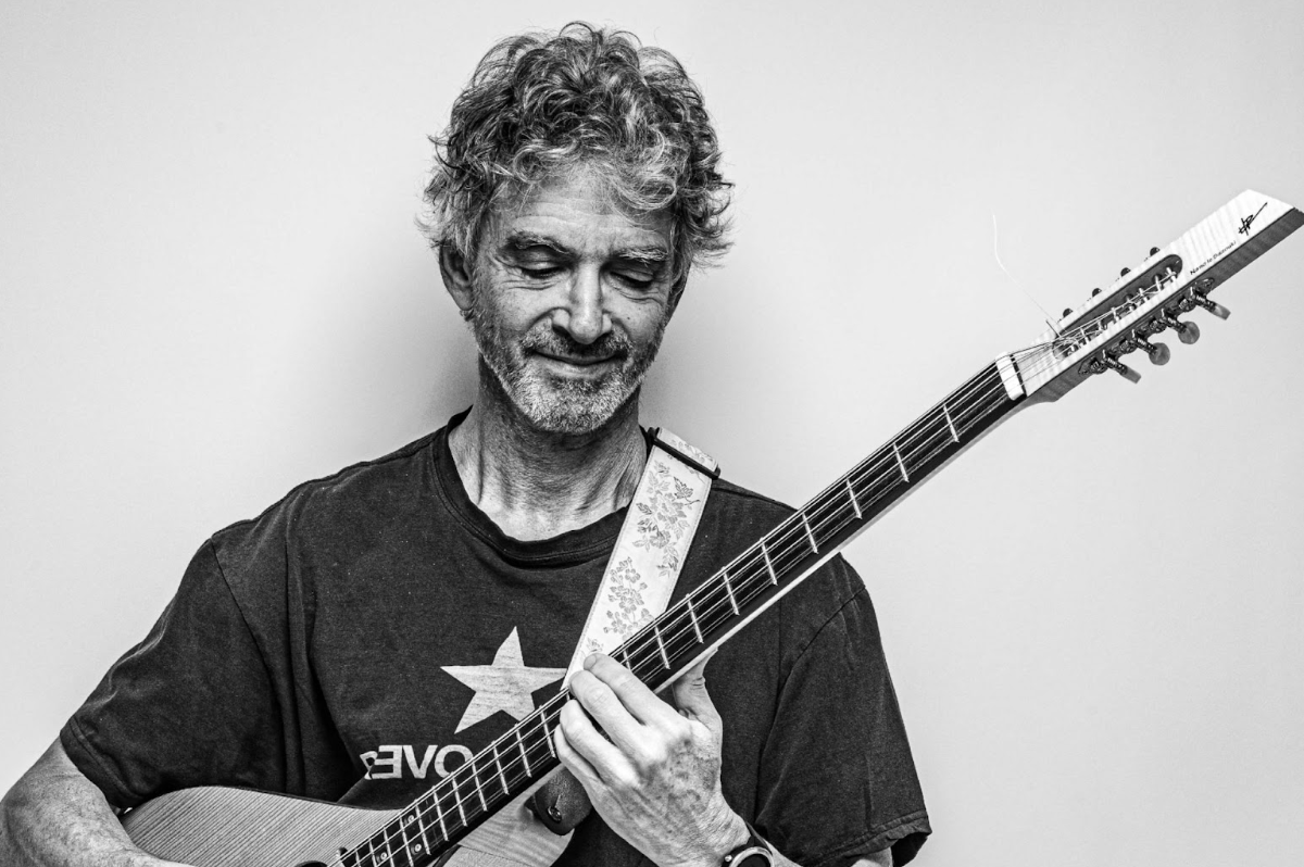 Joel Timoner: A Multilingual and Multifaceted Singer-Songwriter