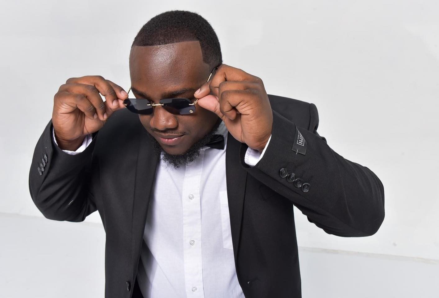 Atlanta's Rising Star, Tra-G, Captivates The Music Scene With His Unparalleled Guitar Prowess