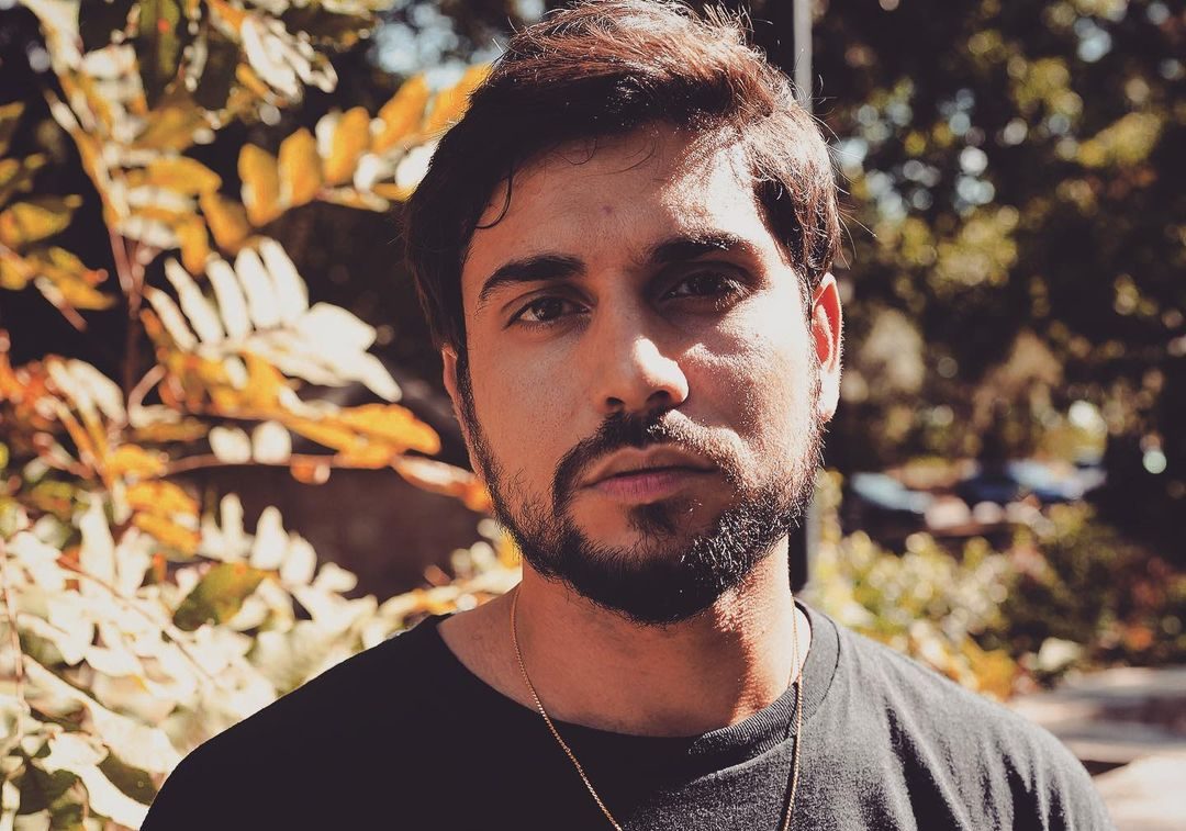 DNNY VRSCE Takes Viewers on a Global Adventure with Dual Music Video Releases, “Heat” and “SHAYK”