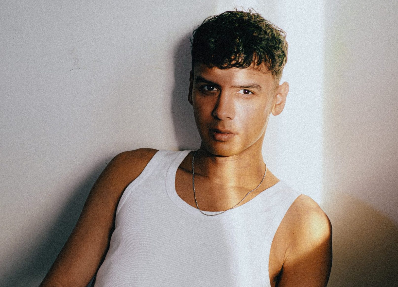 Noah Bouchard Returns With Powerful New Single ‘Reconnecting’