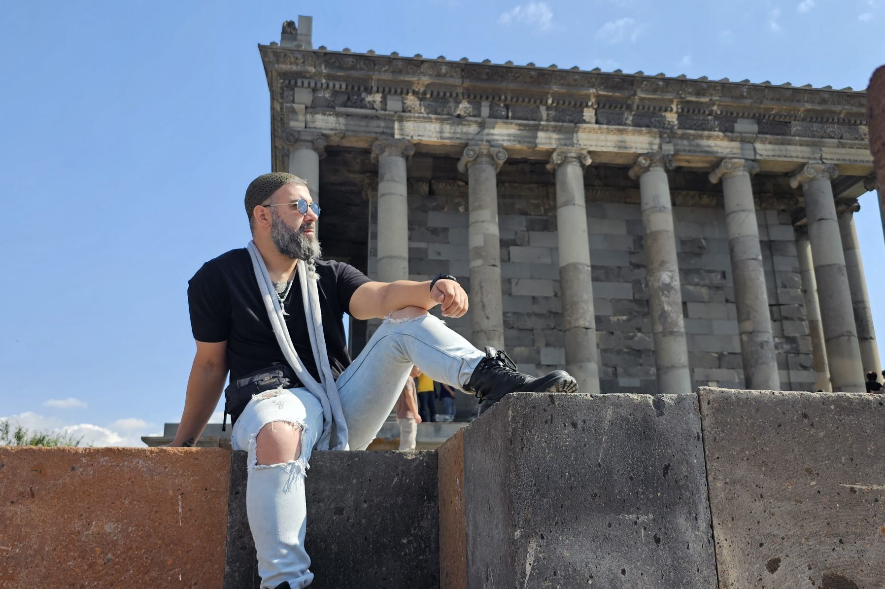 Mehrdad Soltani: Revolutionizing Persian Music with Heart and Soul