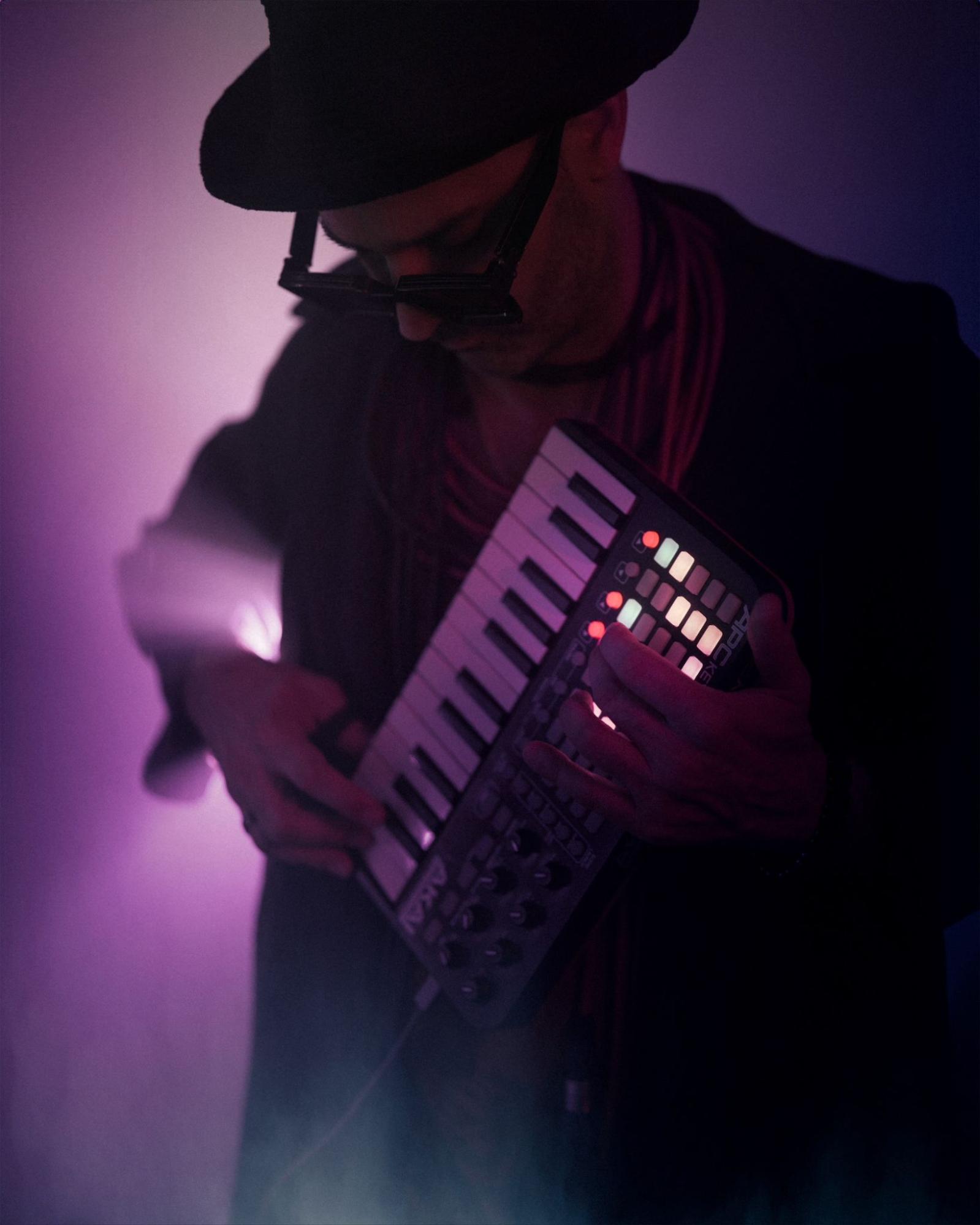 Lizzantino: The Avant-Garde Transgressor Blending Sound, Style, and Soul