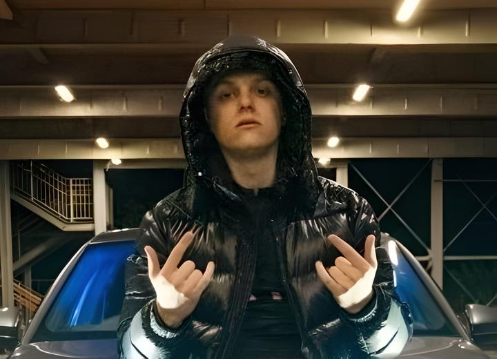 Hoodz: A New Artist Making Waves