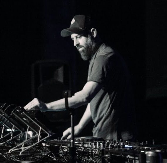 The Electronic Advance and Swen Baez: Shaping the Soundscape of Modern Techno