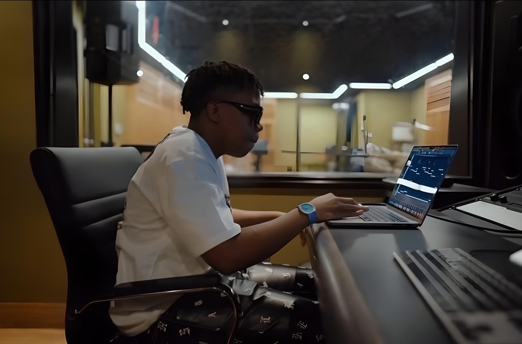11x Billboard Charting Producer No Funds Limited Kash Flow Releases Groundbreaking AI-Enhanced Projects: “Battle of The Galaxies” & “Warzone On The Battlefield”