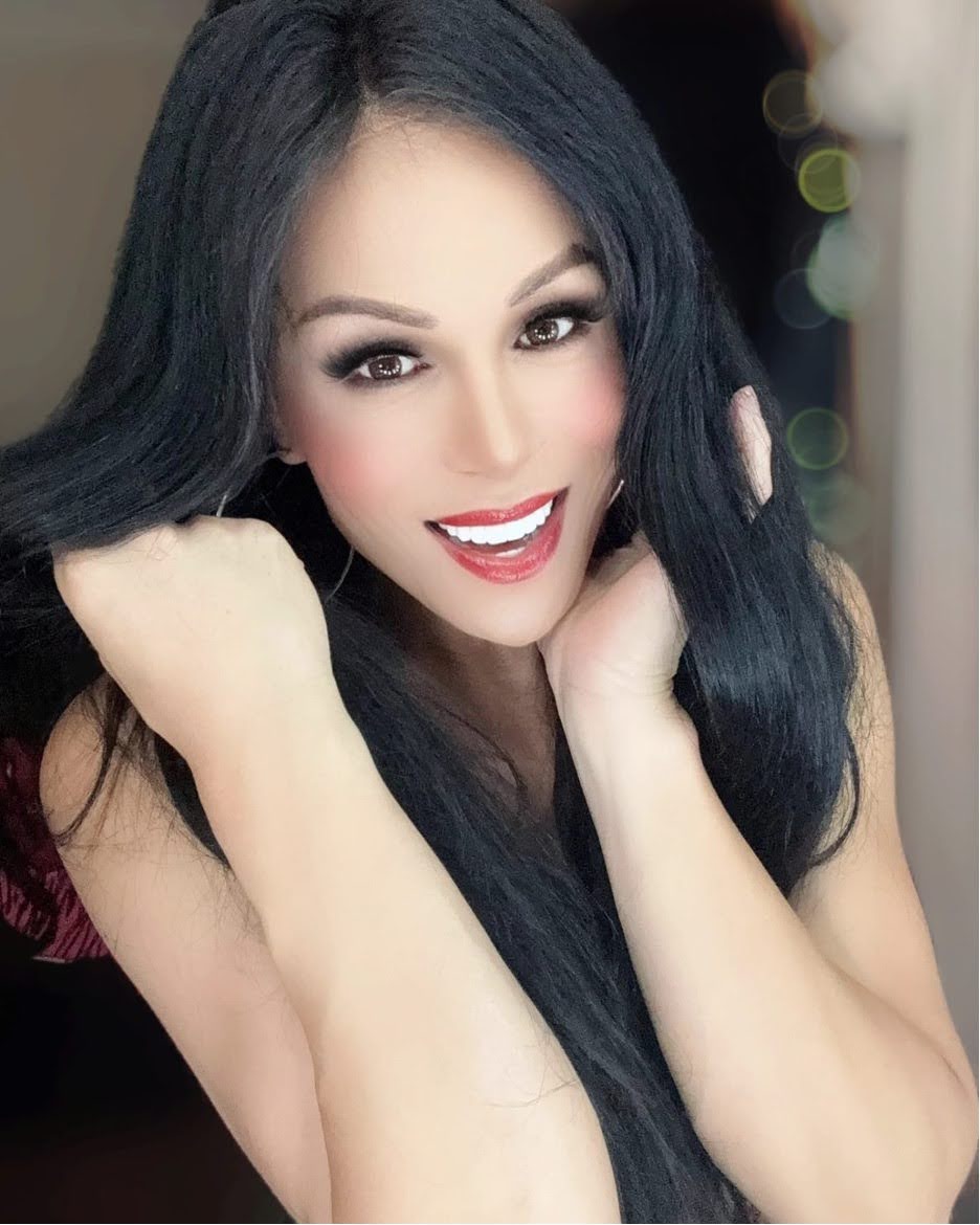 Dee Chanelle: Singing Her Truth, One Note at a Time