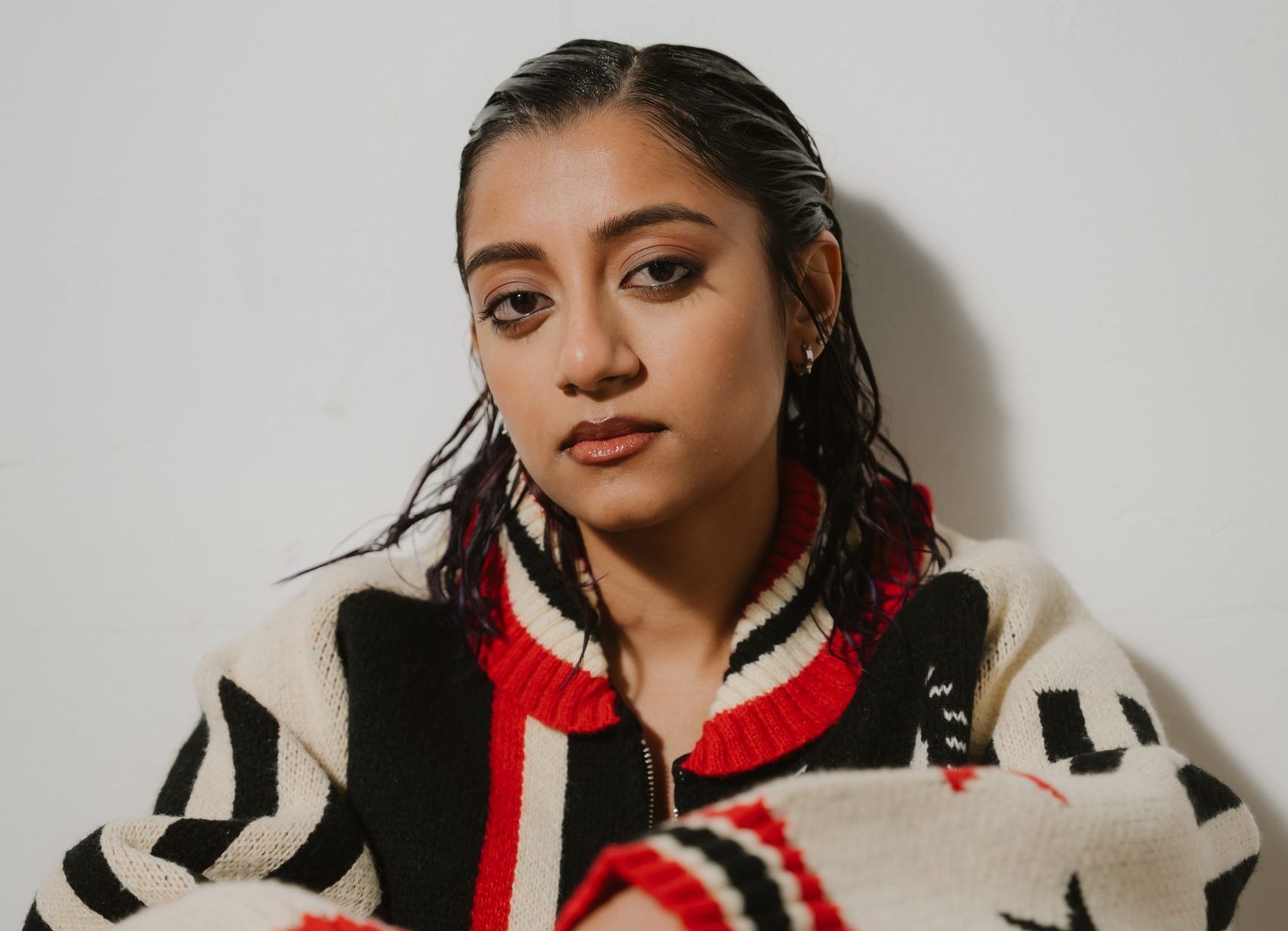 SABS Unveils Noir-Tinged Alt-Pop Anthem ‘justlikethat’