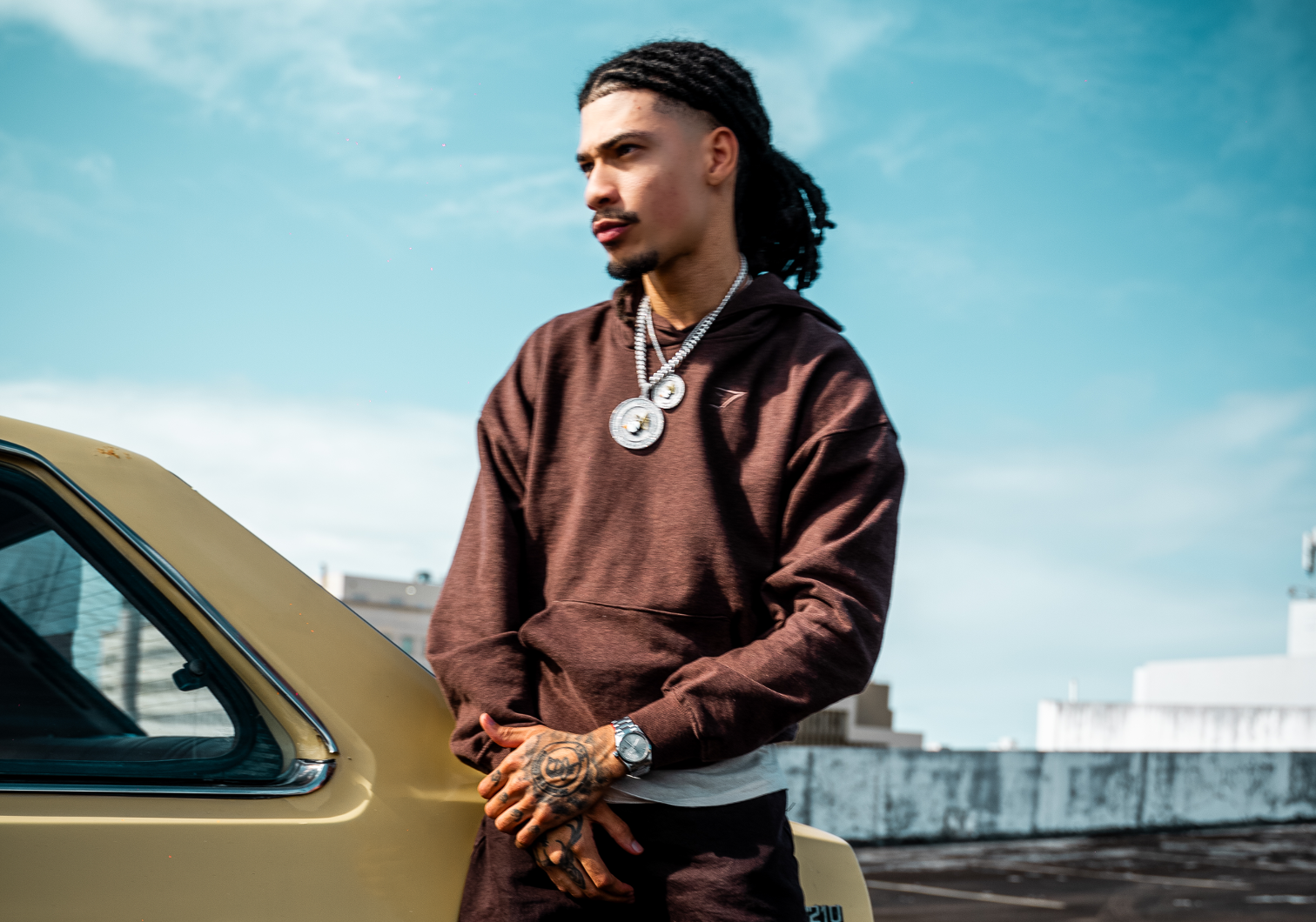 Marconi Impara Drops New Song "Cacerola," Showcasing His Unique Style and Energy