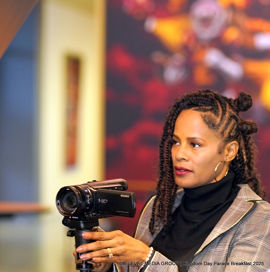 people-in-media_journalism_sony-cameras_fillmmakers_seo_women-in-film_powerful_lenses-flair_hello_ethic-hairstyles_guess-jacket_black-girl-hair-knots-and-twists_USC-galen-center-photography_ Germany Kent Interviews Mayor Karen Bass On LA Wildfire Management  