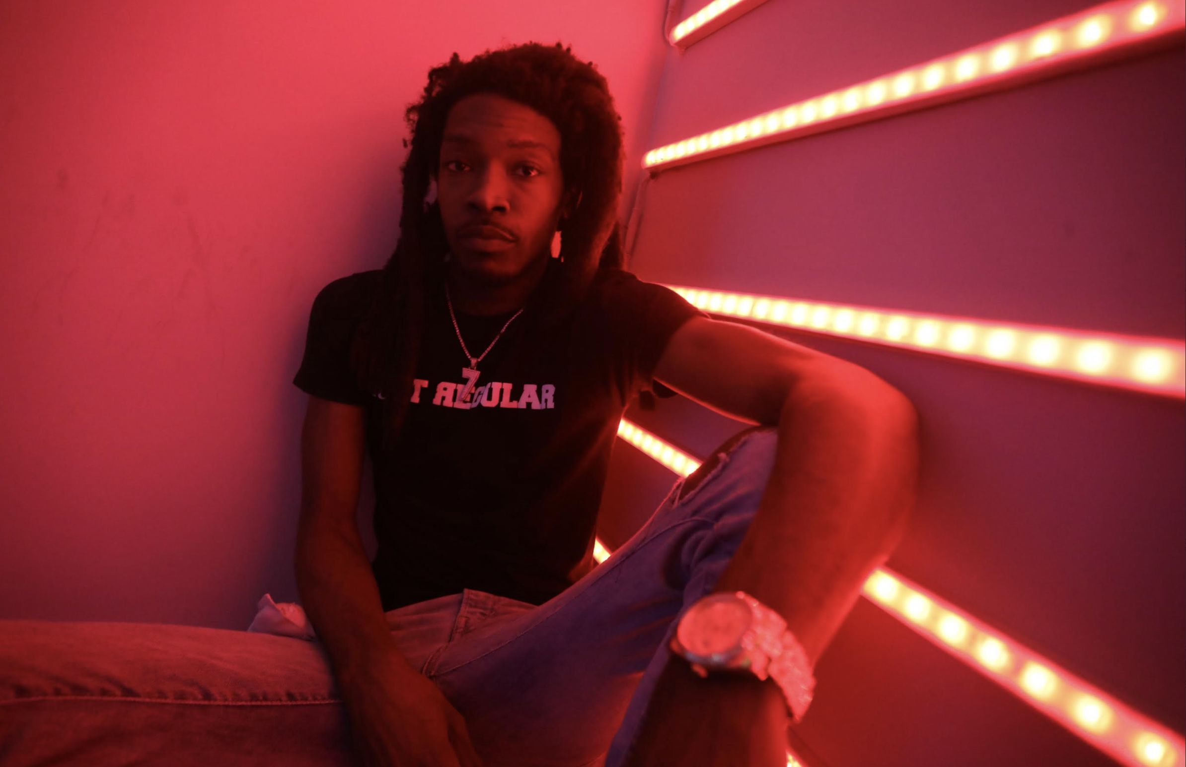 SVNDAY Delivers “Distance” Setting The Tone For The Upcoming ‘VILLAIN’ Era