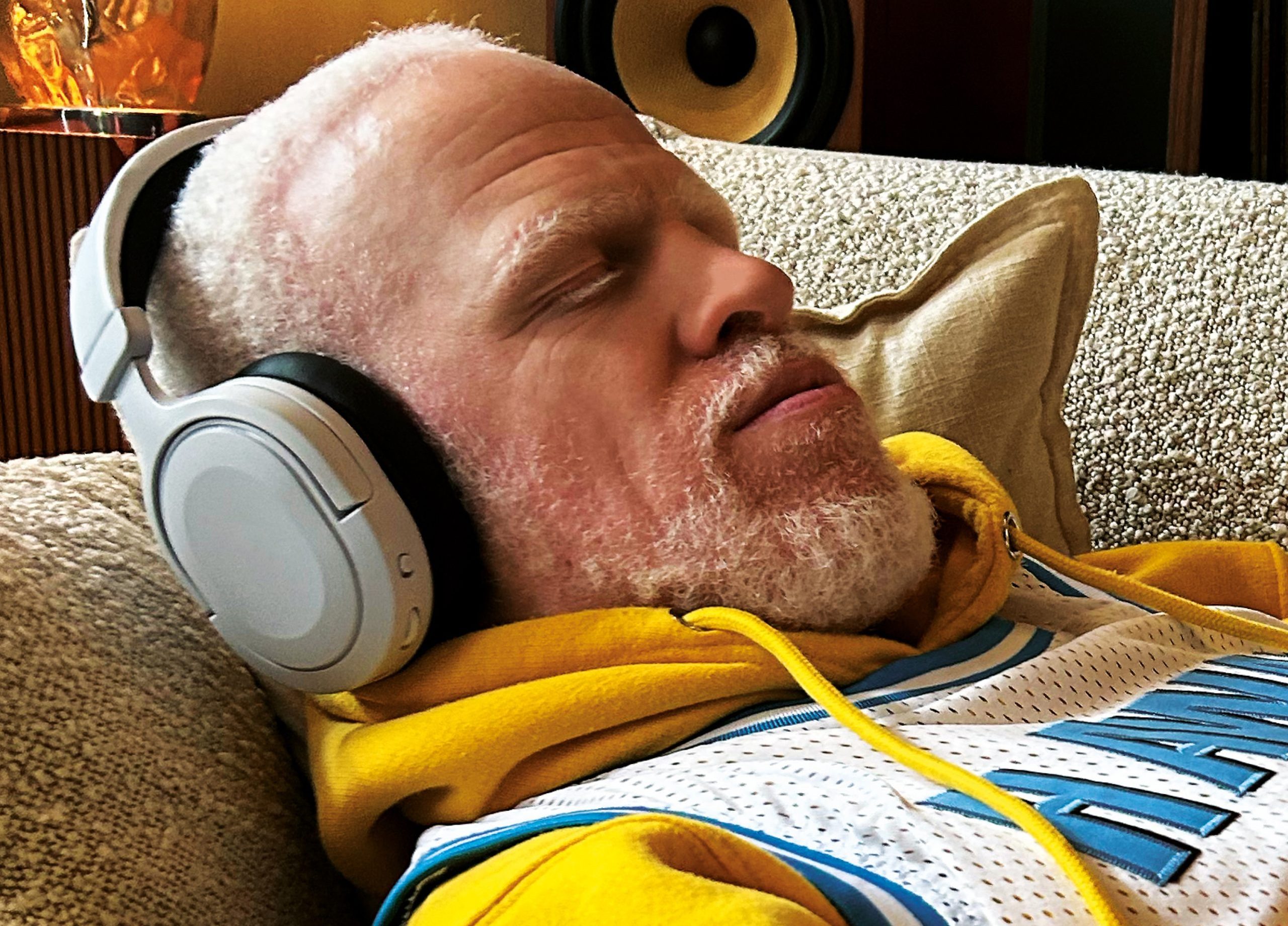 DARNELL Unveils Powerful Debut Single “Play It Again” — A Raw and Unfiltered Look at Love, Loss, and the Emotional Toll of Fame