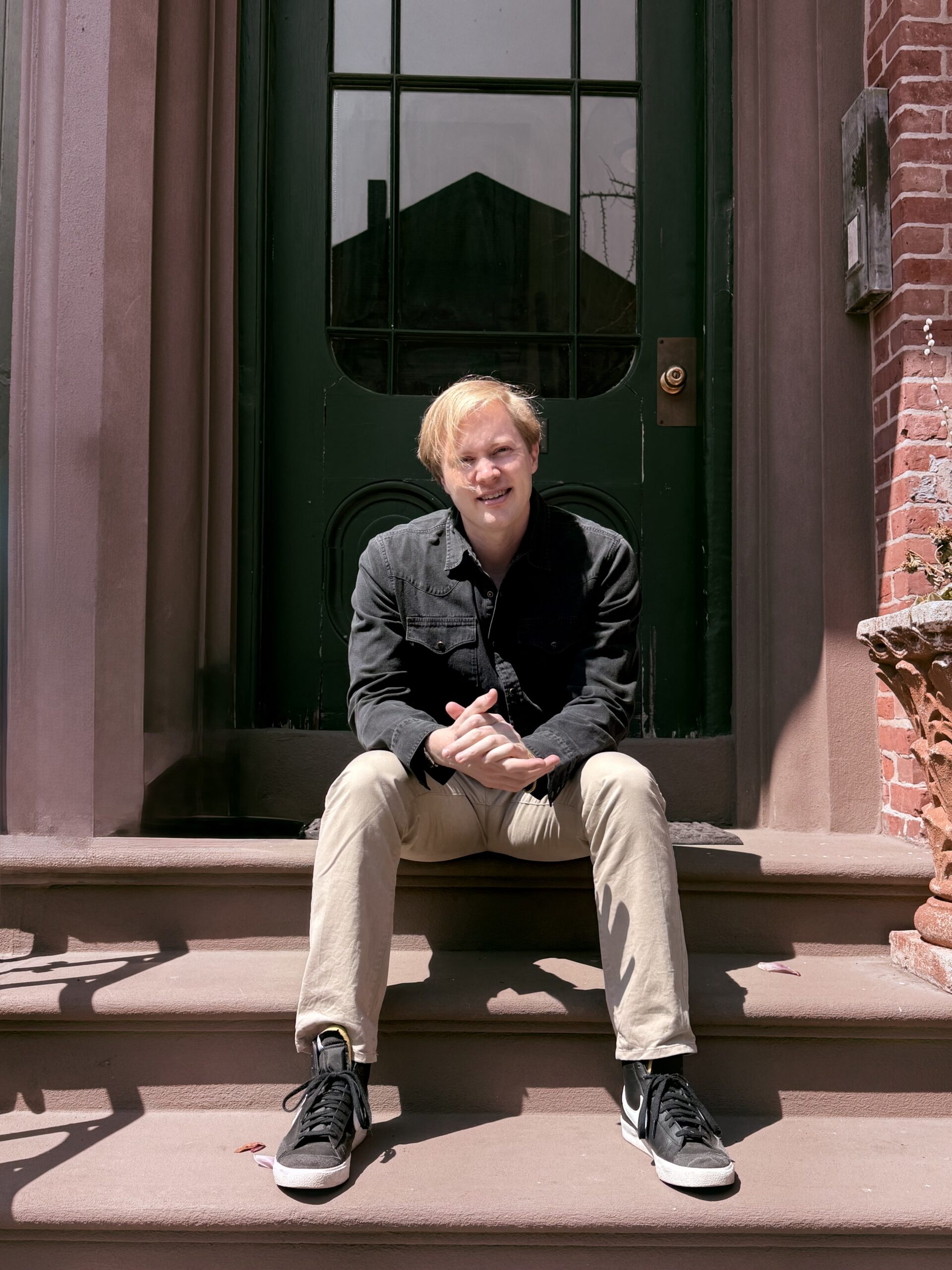 Gordy Murphy’s ‘Summer in Harlem’: A Gritty, Red-Lit Glimpse into Urban Duality
