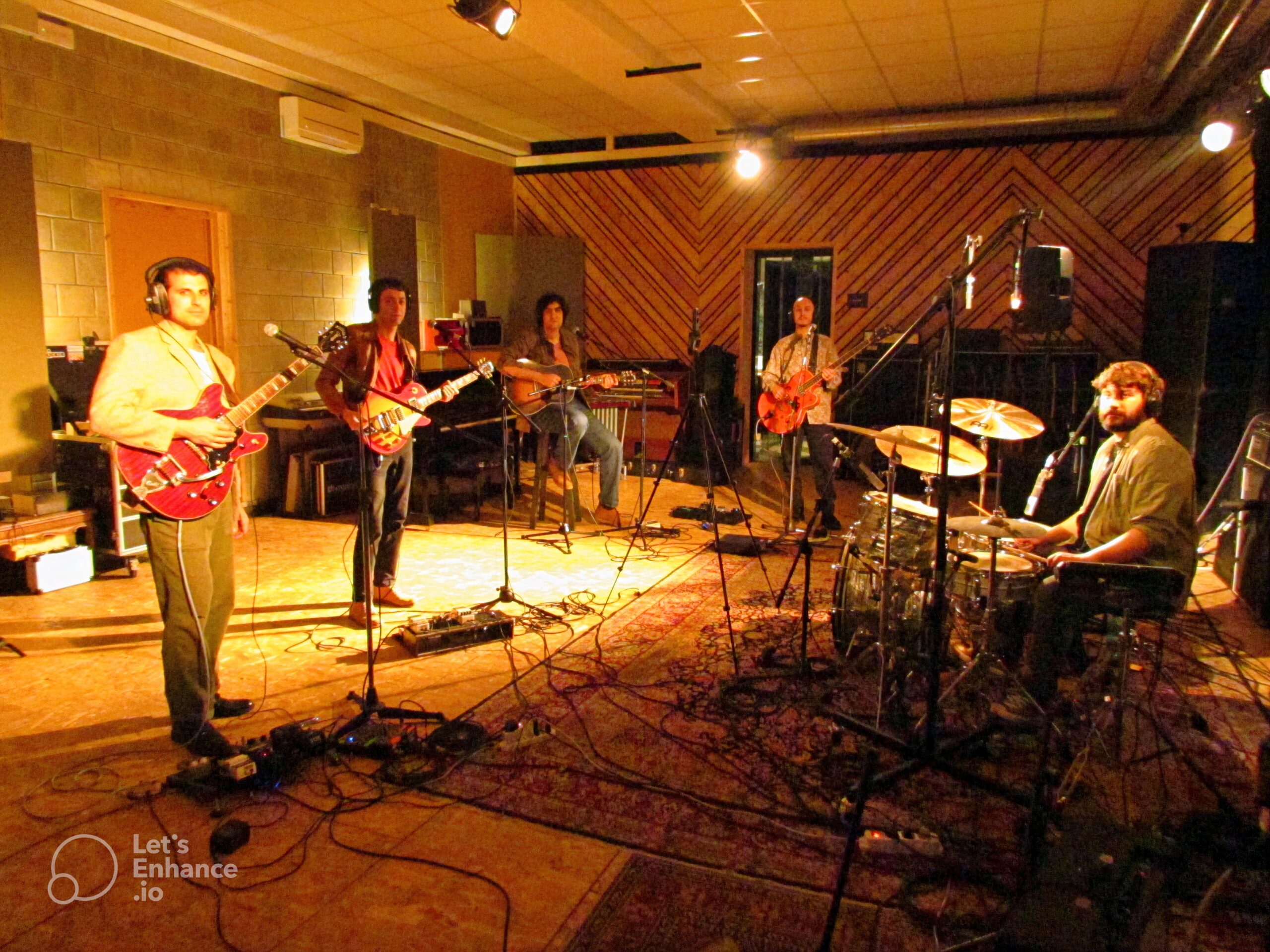 Florence’s Plastic Man Return with an Electrifying Studio Session