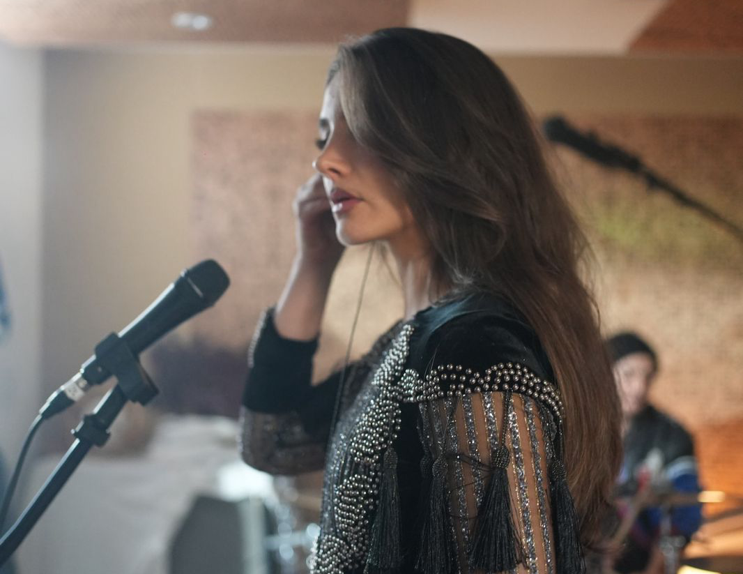 Moesgen Unveils ‘Live Session 2025,’ a Raw, Cinematic Milestone in Alt-Pop