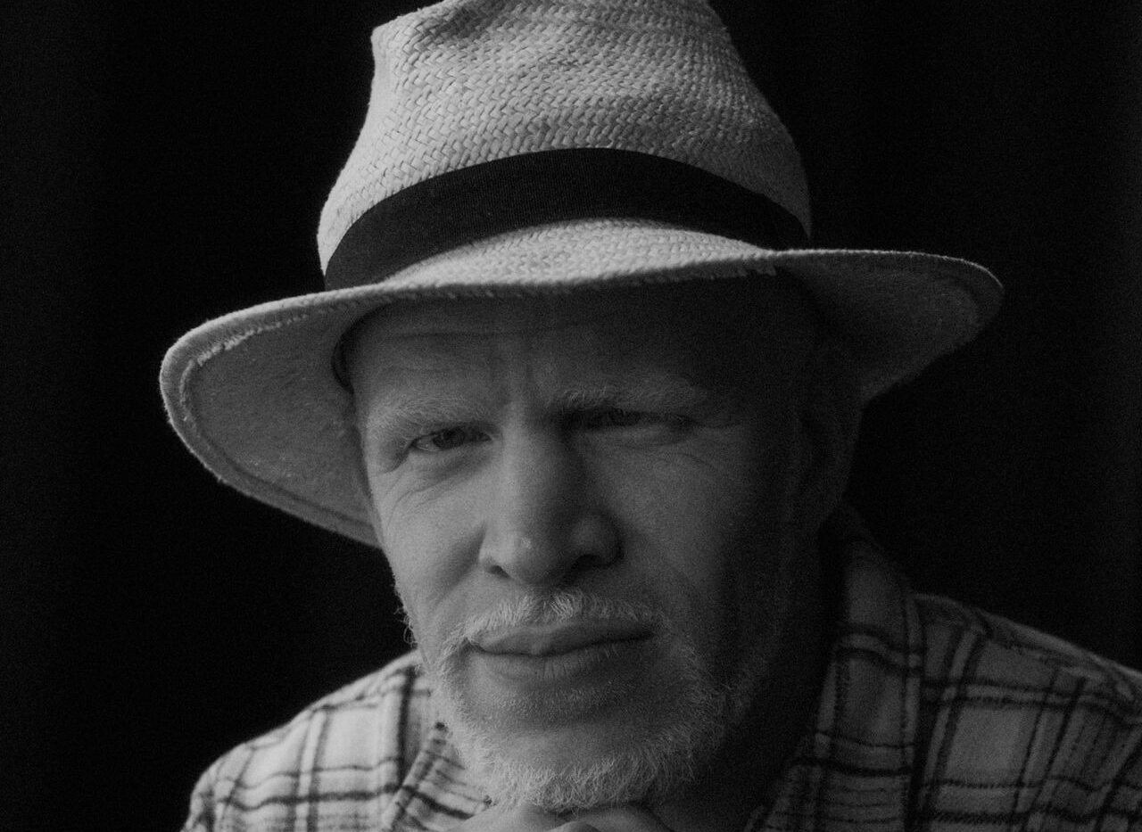 DARNELL’s “Staring At The Moon” Blends Dancefloor Energy With Deep Emotion