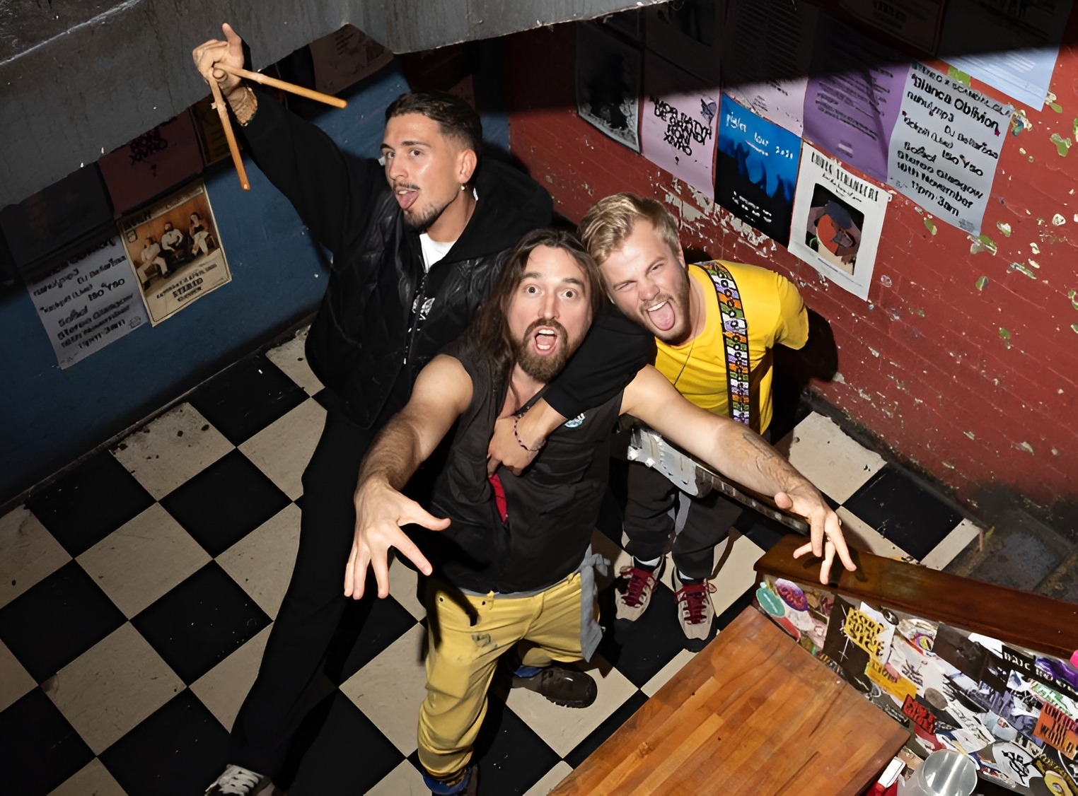 Iglu & Hartly Announce UK Tour and Unleash indie-fuelled New Single ‘Supreme’