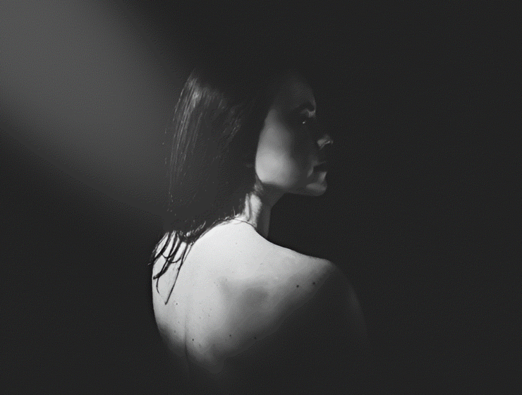 Where Memory Lives: Mary Milton’s “On My Shoulder” Is a Quiet Triumph