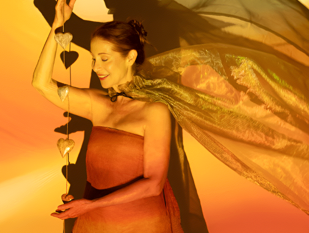 Irem Bekter Drops New Single “Miscommunication (Lost In Transmission)”