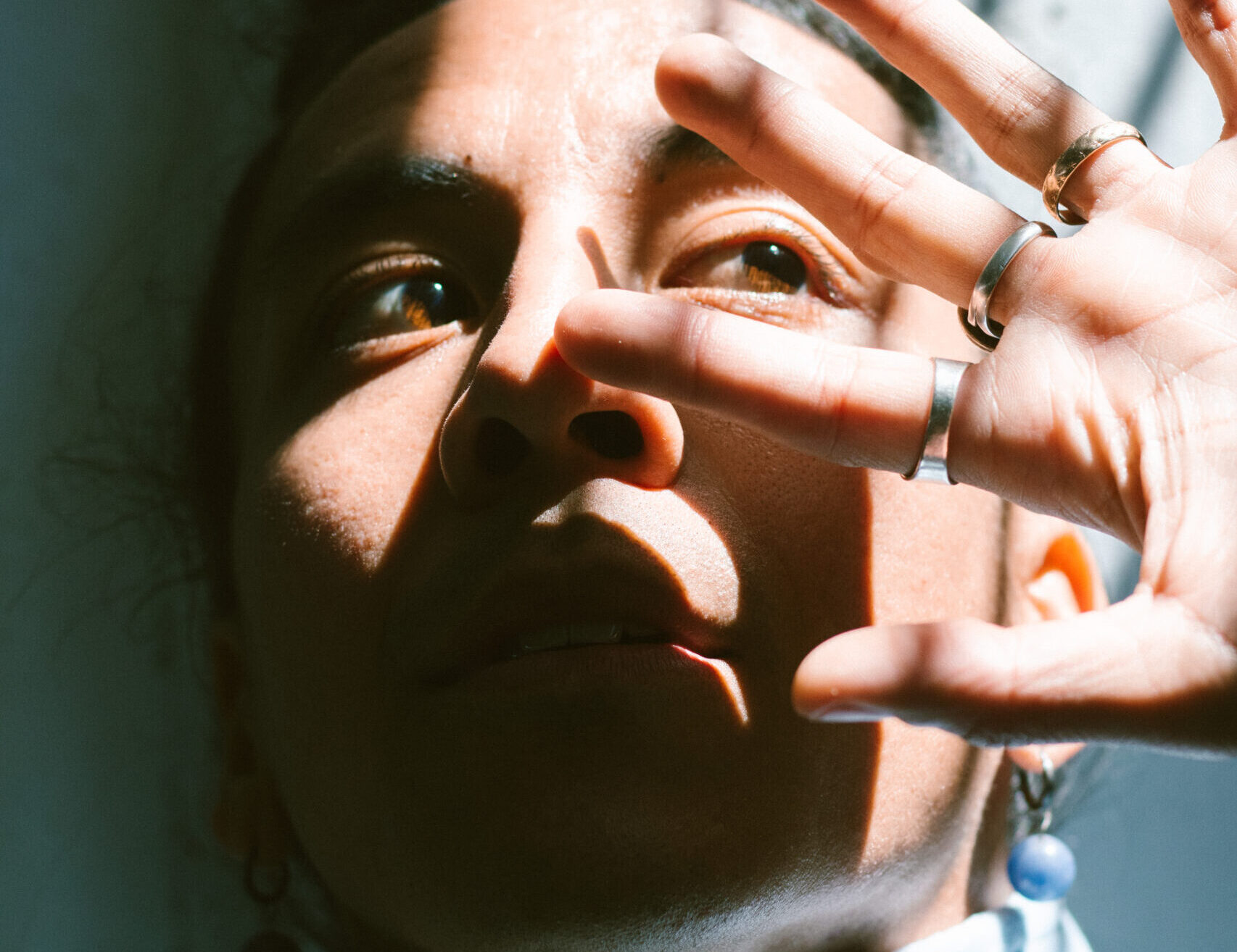 Teo Channels Fearless Individuality on Energetic New Single “PHENOM”