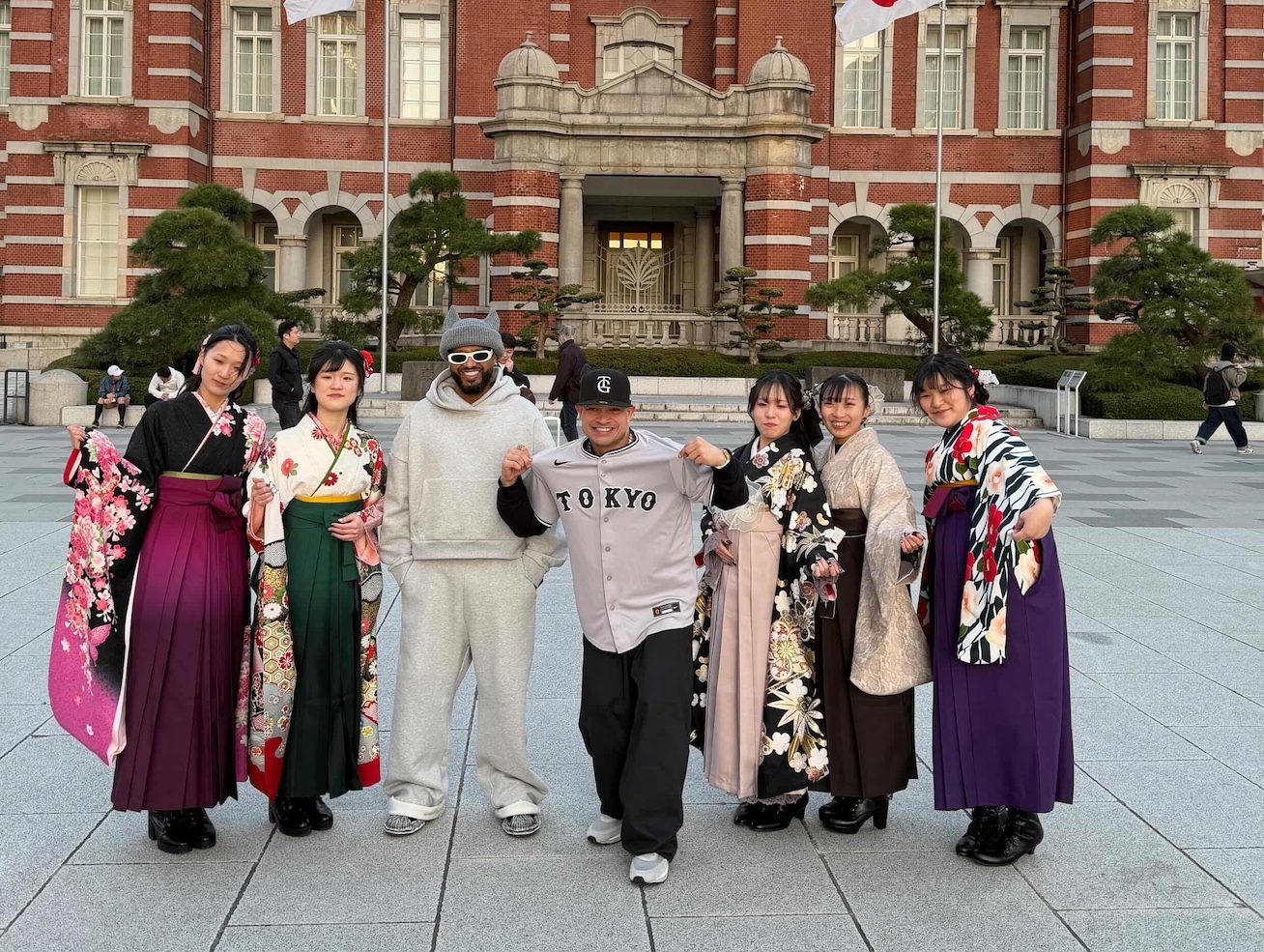 Jowell & Randy Take Their Global Sound to Japan in New “Bien Guillao en Japón” Music Video