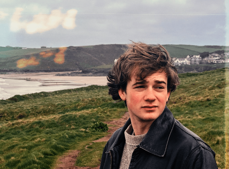Modern Folk in Soft Focus: Jonah Connock’s New Album Is Precision Hidden in Fragility
