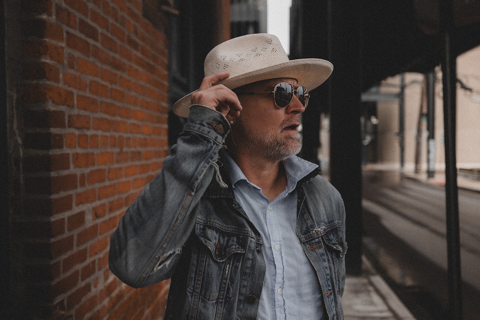 Billy Peake Unleashes Brand New Album “Manic Waves”