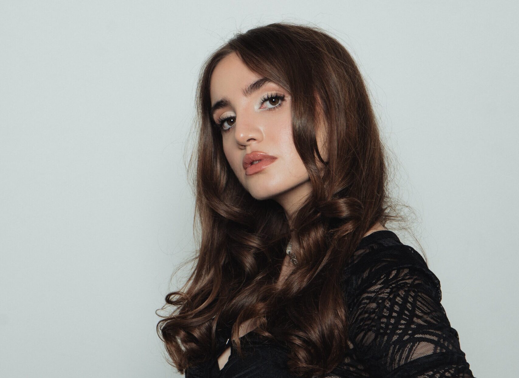 Pia Baris Turns Life’s Growing Pains Into Pop Gold on ‘stardust’