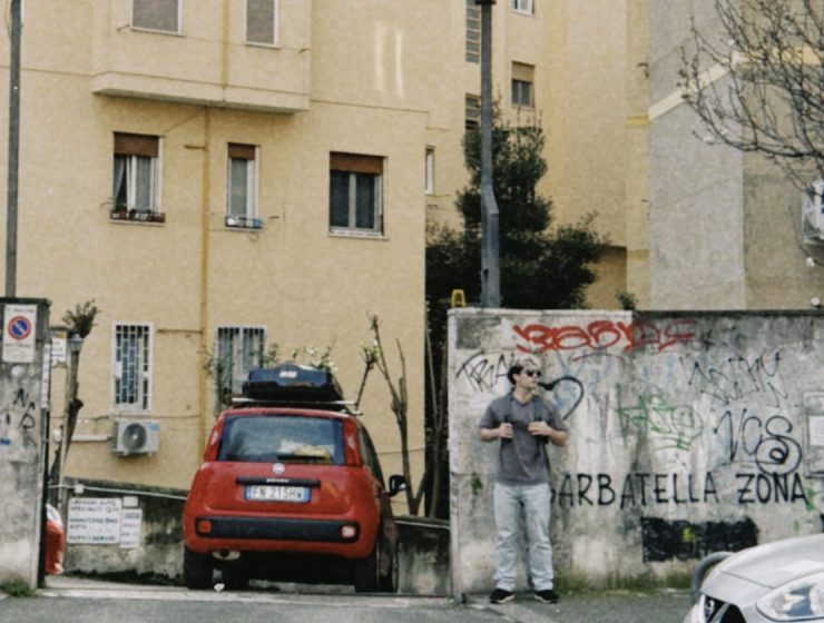 Exhibit Von Challenges Modern Hip-Hop Culture on His Debut Album "FLEXSHIT"