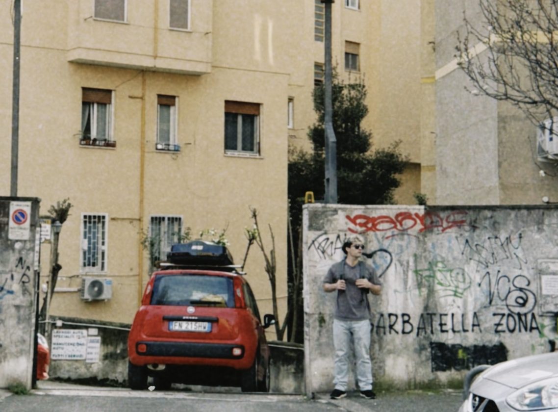 Exhibit Von Challenges Modern Hip-Hop Culture on His Debut Album “FLEXSHIT”