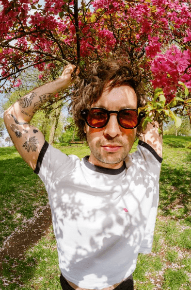 Noah Villeneuve’s “Songs of Noah Villeneuve” Finds Extraordinary Beauty In Emotional Honesty
