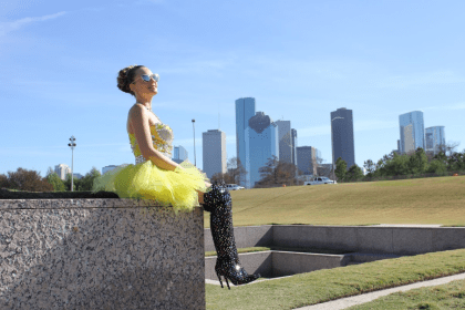 Neona Ray Begins a New Chapter with ‘Those Two Blue Eyes’
