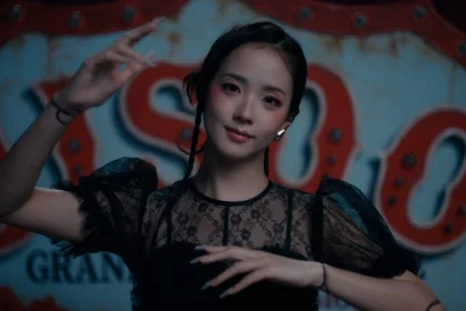 JISOO Brings Dark Fairy-Tale Romance to New Solo Single “CLICK”