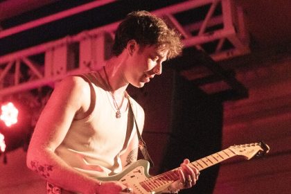 Mik Ivy Blends Nostalgia, Romance and Restless Energy on “Angel Dust”