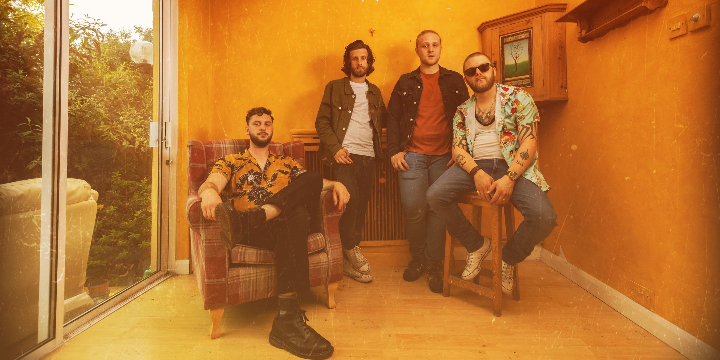 Giant and the Georges press photo