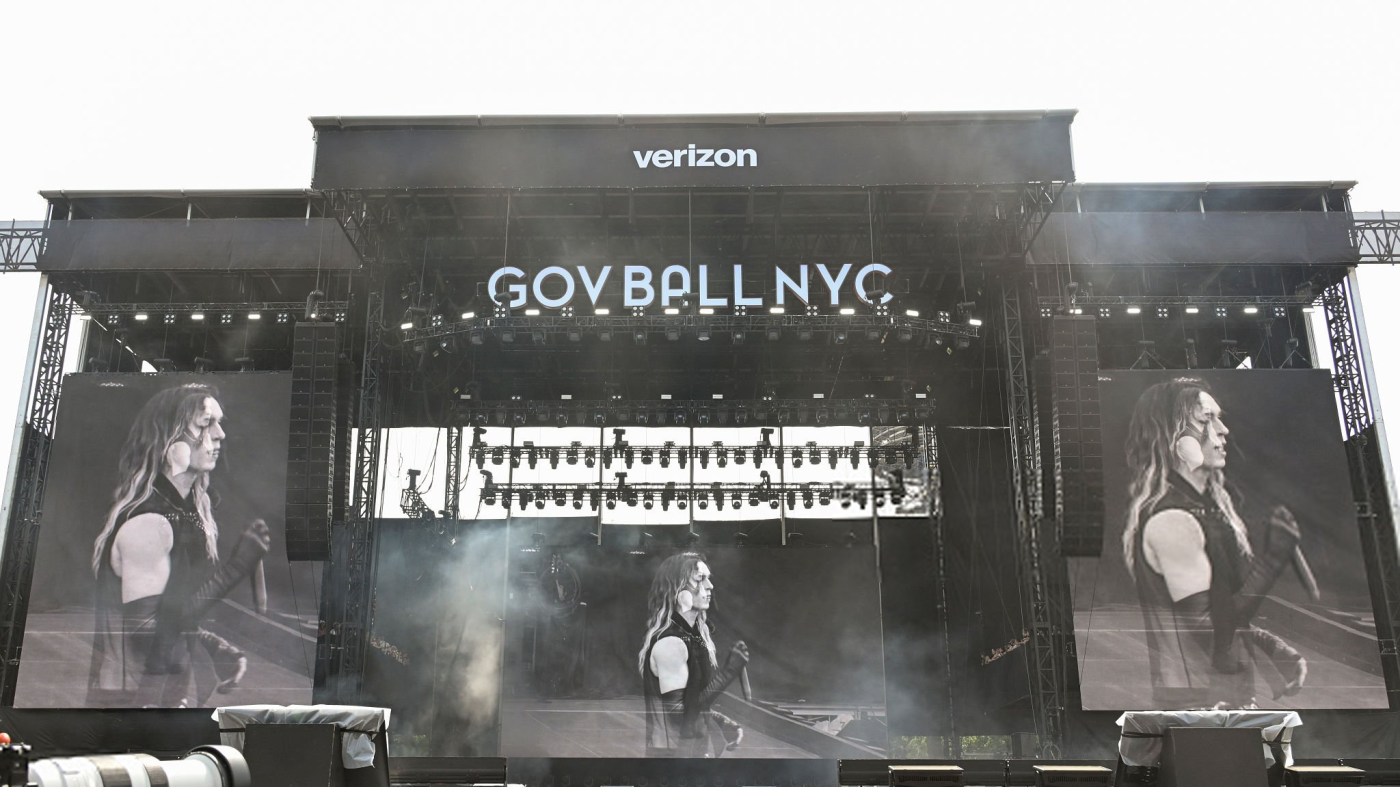 2hollis - NEW YORK, NEW YORK - JUNE 06: 2Hollis performs during the 2026 Governors Ball Music Festival at Flushing Meadows Corona Park on June 06, 2026 in New York City. (Photo by Astrida Valigorsky/Getty Images)