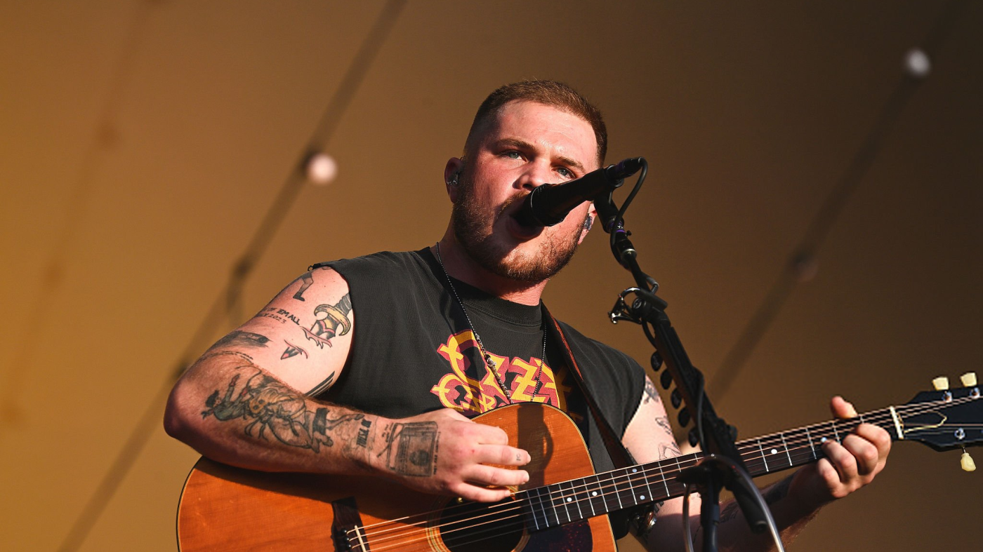Zach Bryan - LONDON, ENGLAND - JUNE 28: Zach Bryan headlines the Great Oak Stage during BST Hyde Park at Hyde Park on June 28, 2025 in London, England. (Photo by Gus Stewart/Redferns)