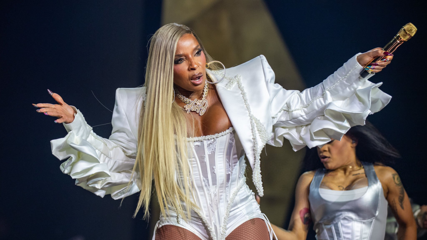 Mary J. Blige - DETROIT, MICHIGAN - MARCH 19: Singer Mary J. Blige performs onstage during her "The For My Fans" tour at Little Caesars Arena on March 19, 2025 in Detroit, Michigan. (Photo by Aaron J. Thornton/Getty Images)